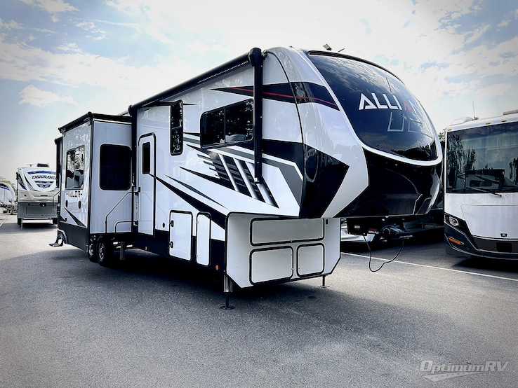 2022 Alliance Valor 37V13 RV Photo 1