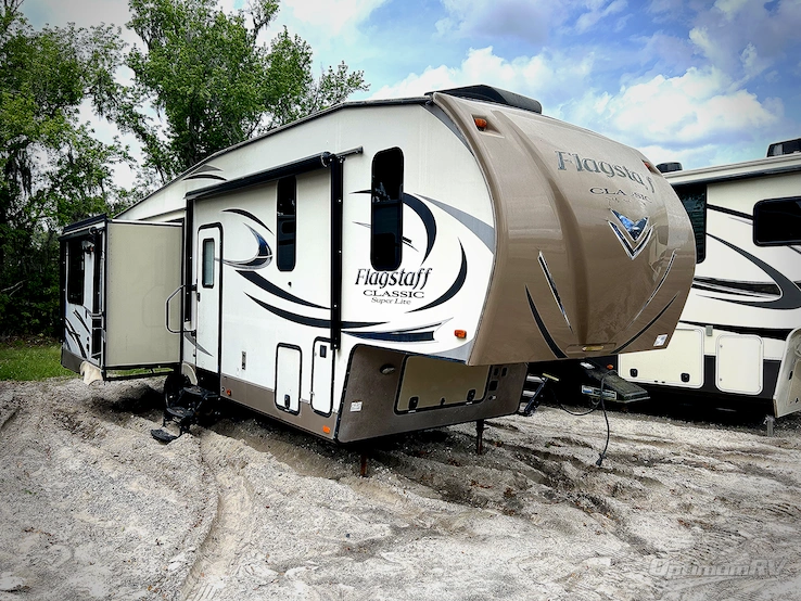 2017 Forest River Flagstaff Classic Super Lite 8528IKWS RV Photo 1