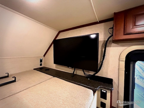 2018 Dynamax Isata 5 36DS RV Photo 3