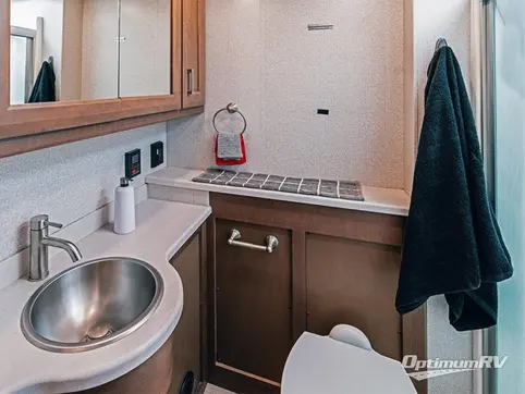 2023 Thor Palazzo 33.5 RV Photo 2