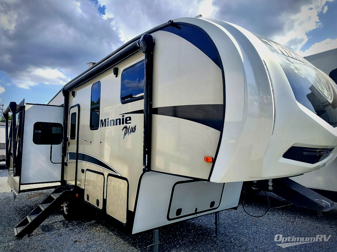 2019 Winnebago Towables Minnie Plus 27RLTS Photo 1