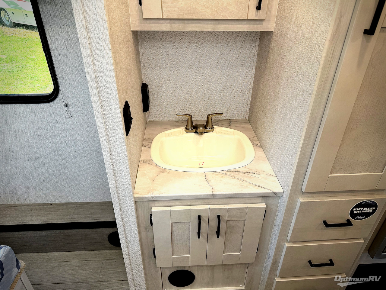 2025 East To West Entrada 2700NS Photo 10