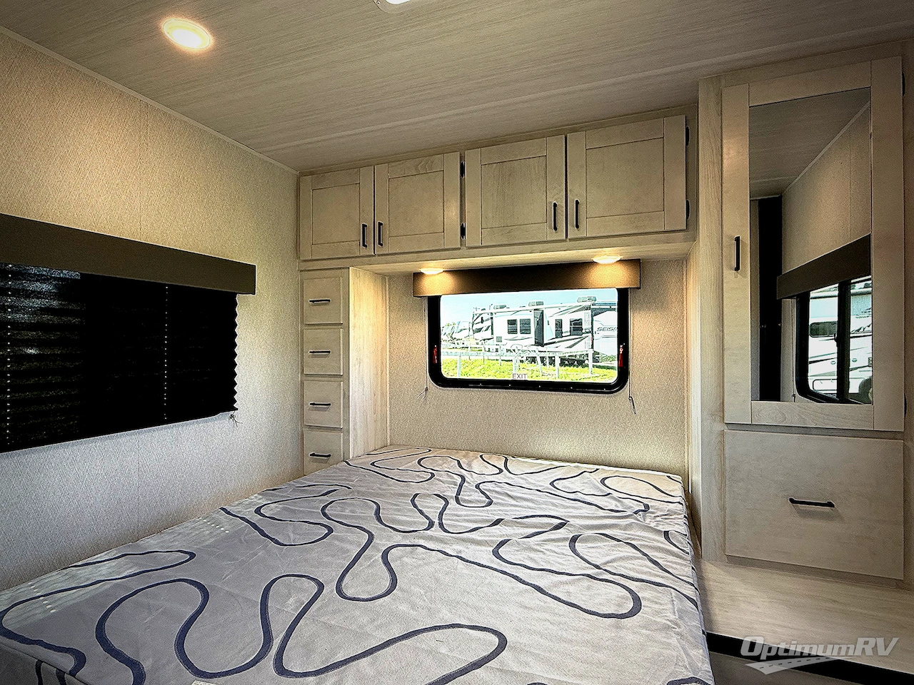 2025 East To West Entrada 2700NS Photo 13