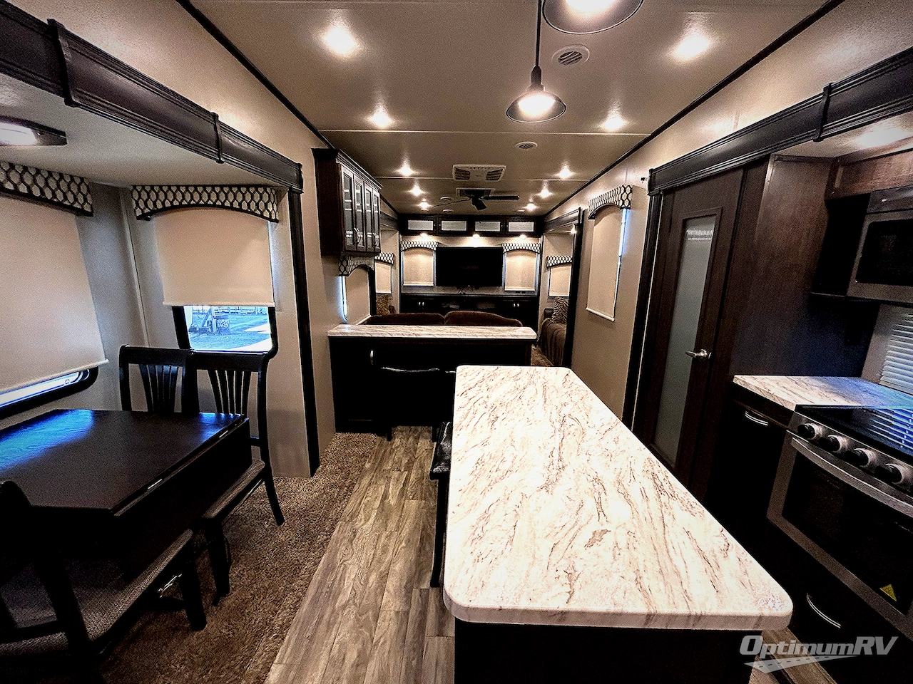 2020 Shasta Phoenix 381RE Photo 4