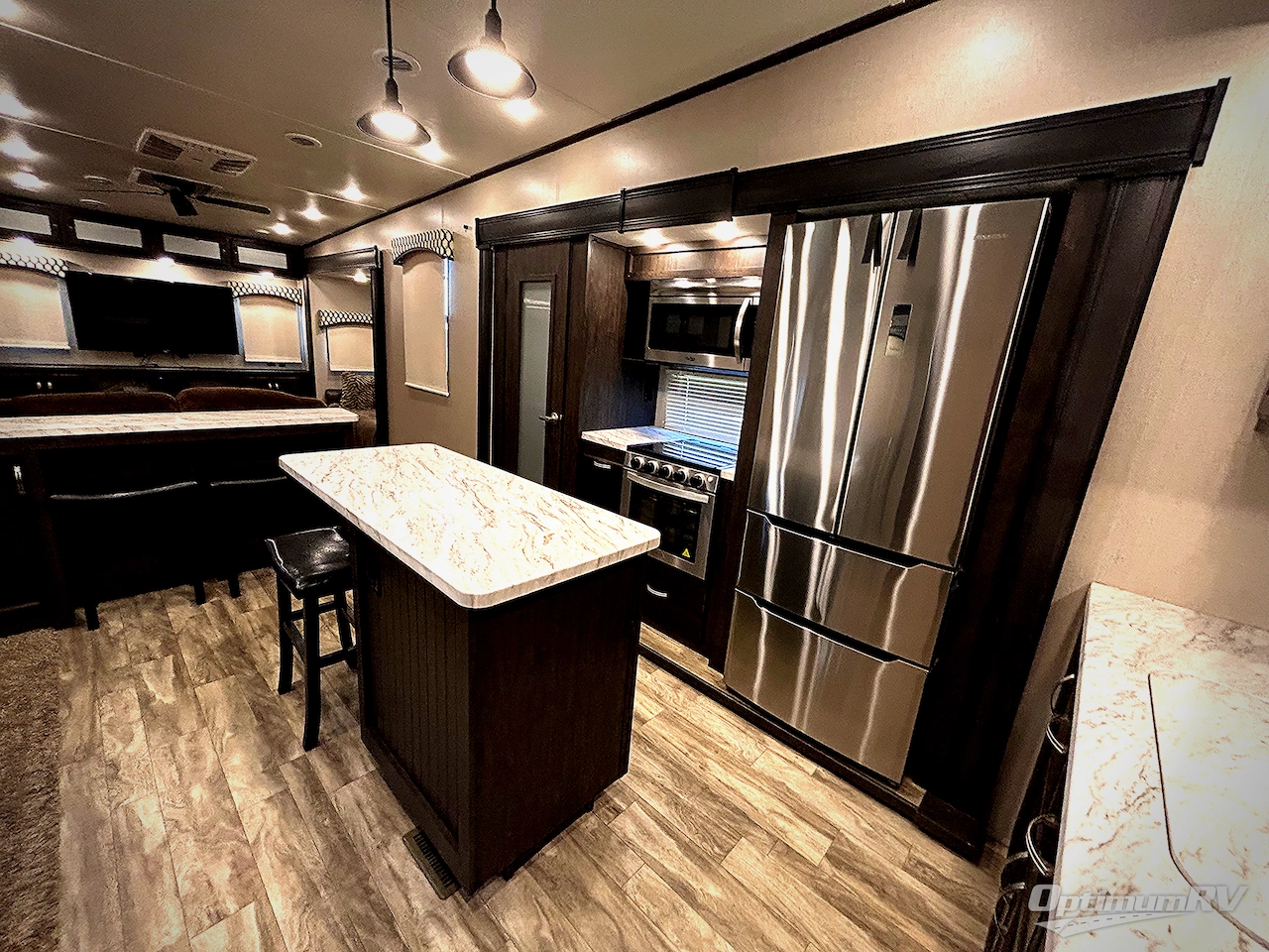 2020 Shasta Phoenix 381RE Photo 16