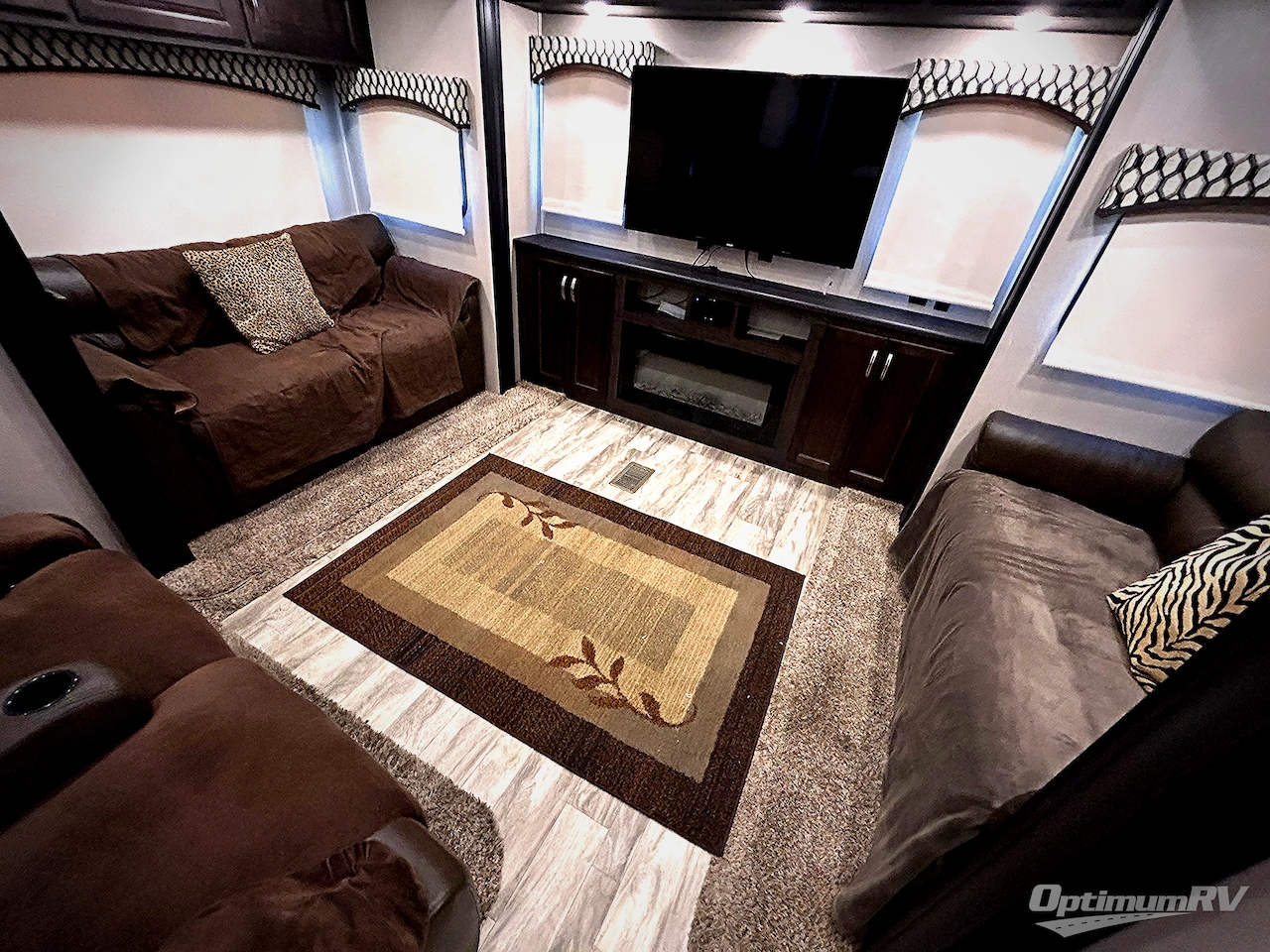 2020 Shasta Phoenix 381RE Photo 19