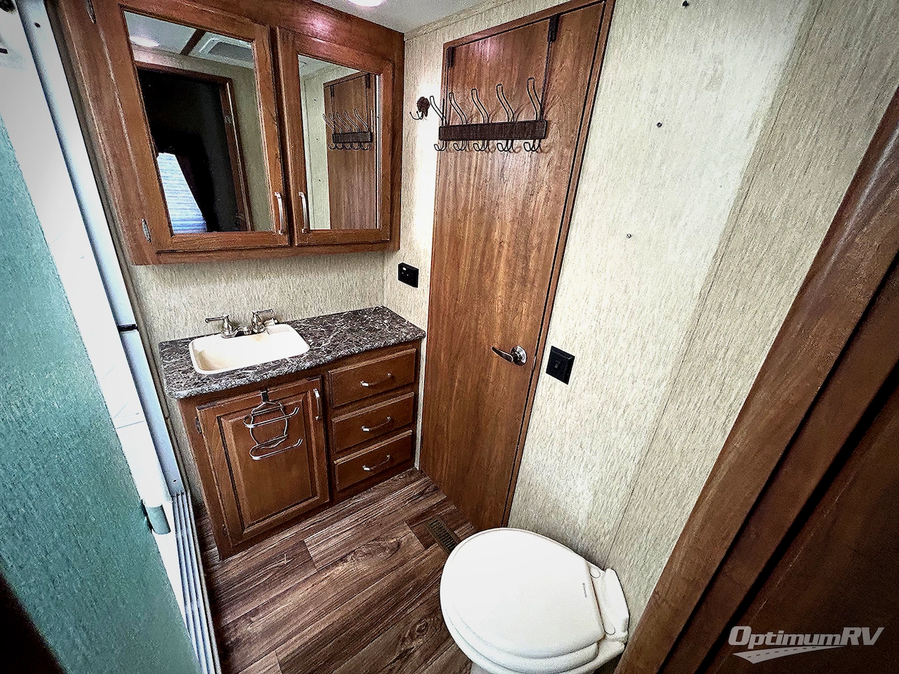 2016 Keystone Laredo 325RL Photo 12