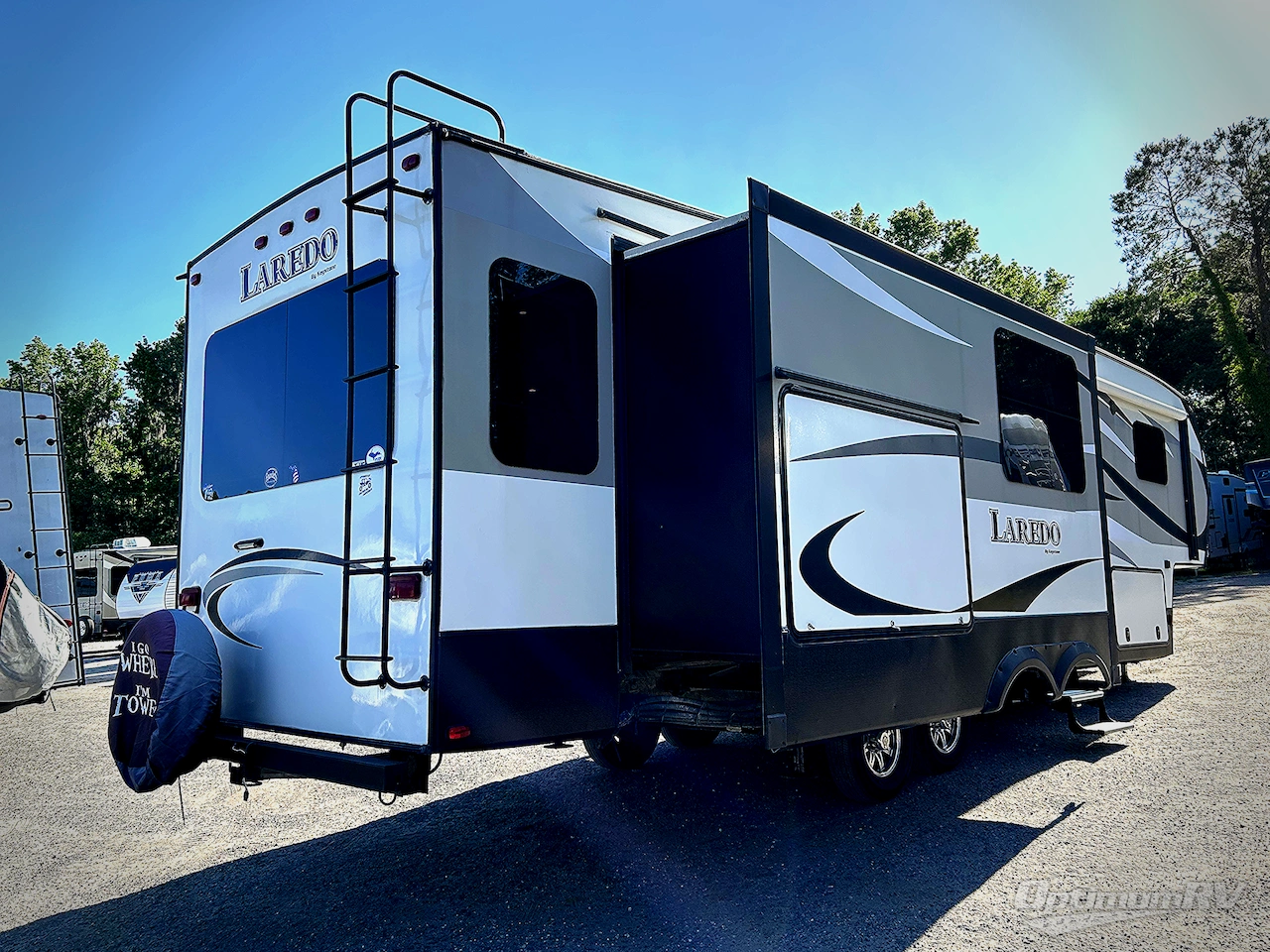2016 Keystone Laredo 325RL Photo 2