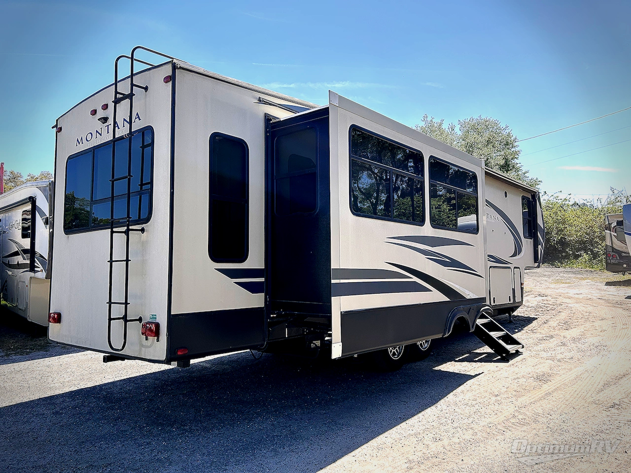2019 Keystone Montana High Country 331RL Photo 2