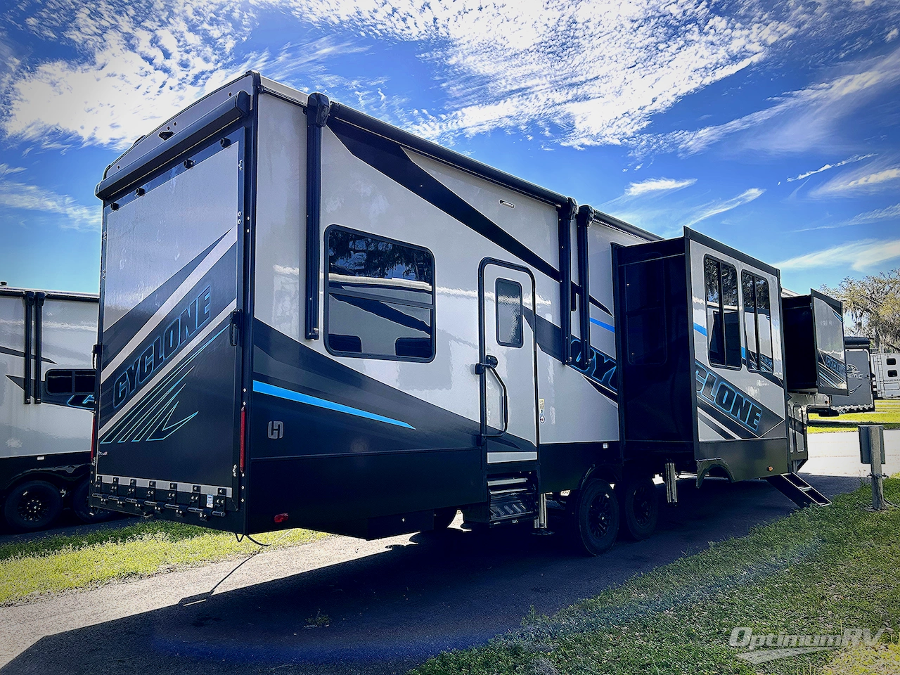 2025 Heartland Cyclone 3714 Photo 2