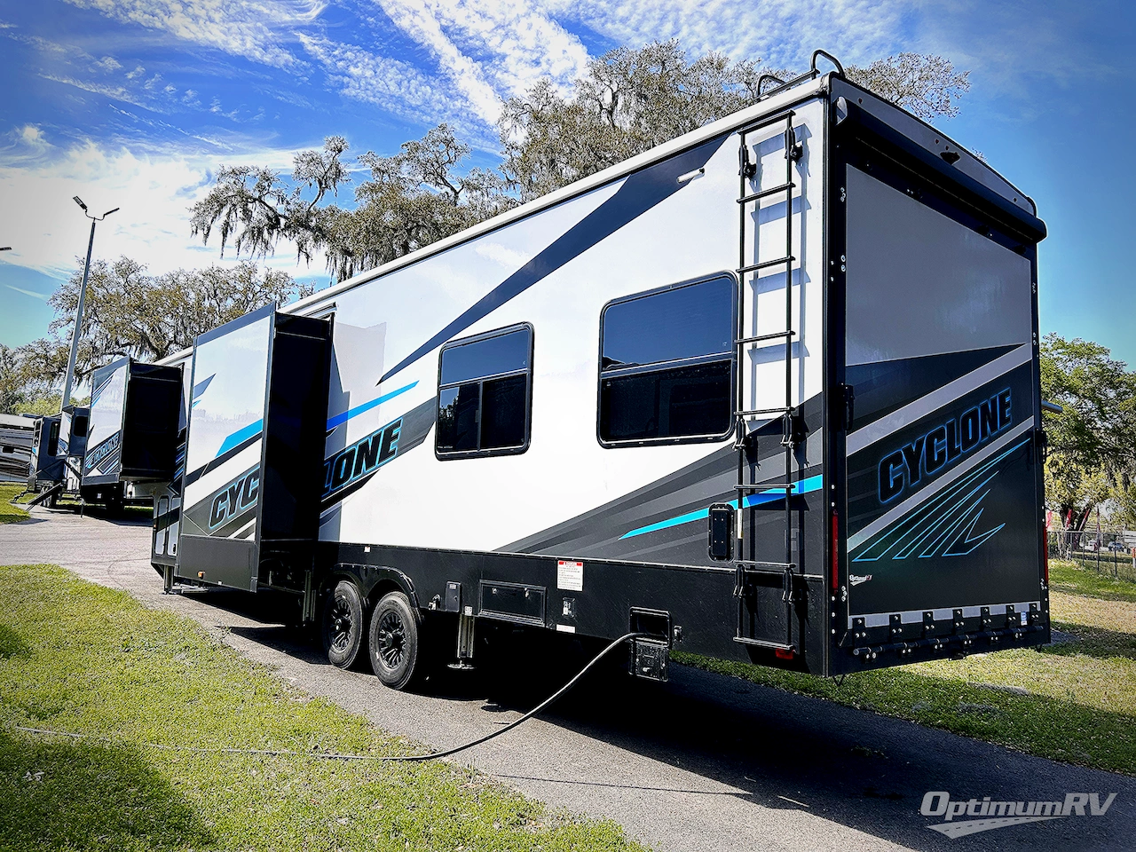 2025 Heartland Cyclone 3714 Photo 3