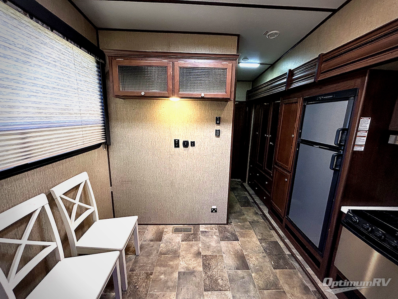 2018 Keystone Sprinter 3341FWFLS Photo 3
