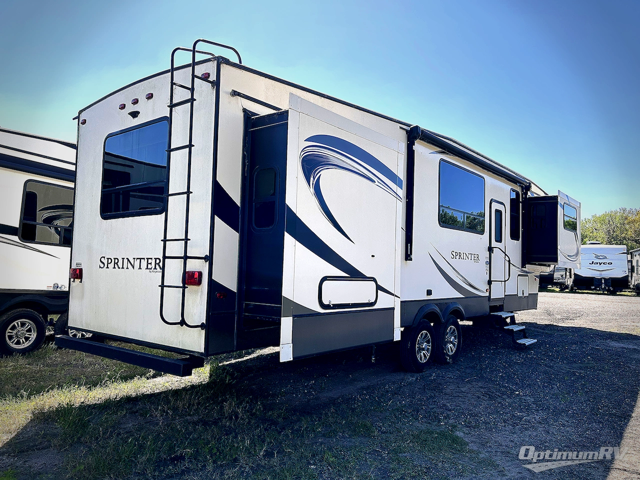 2018 Keystone Sprinter 3341FWFLS Photo 2