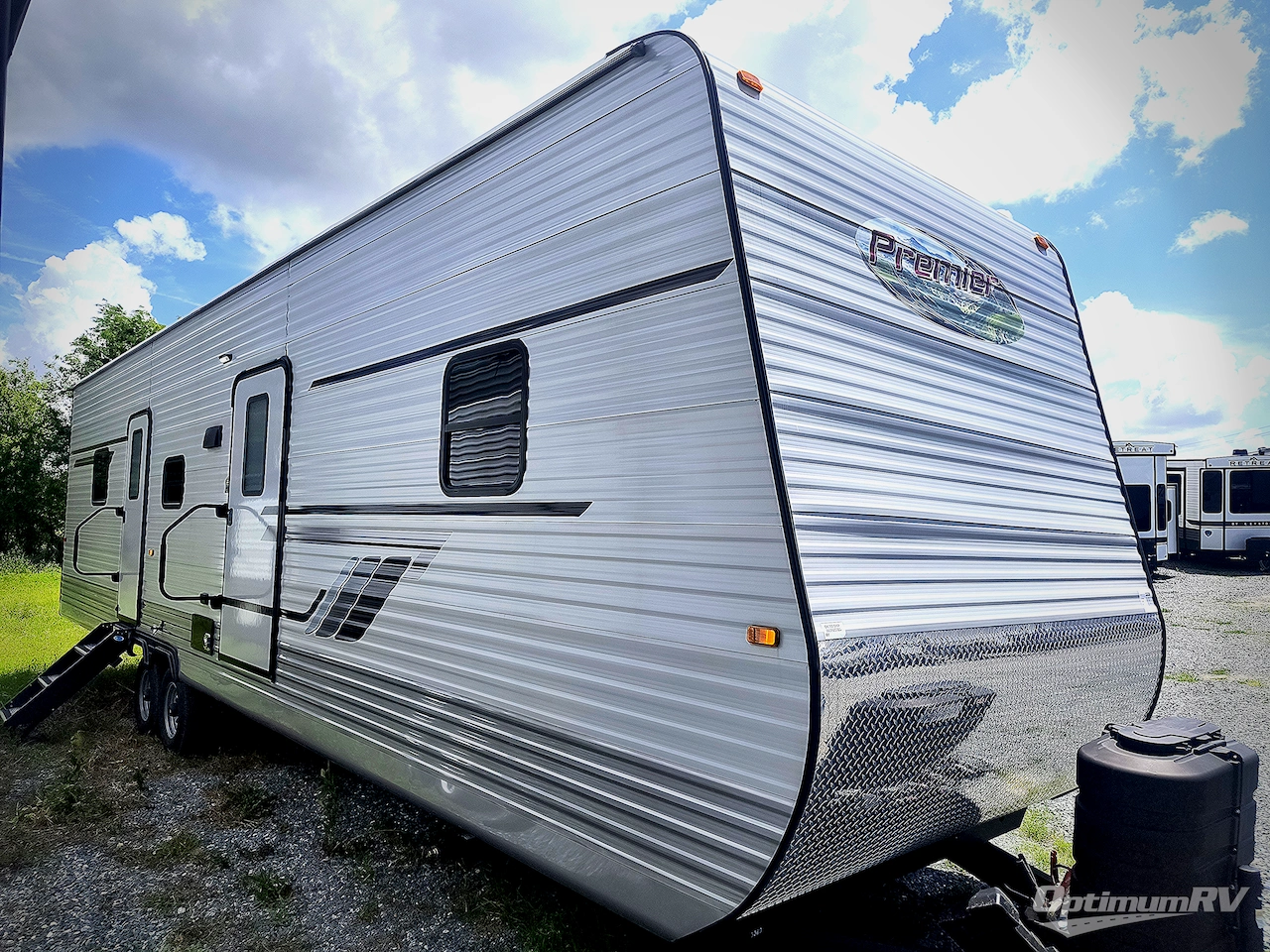 2025 HL Enterprise Hy-Line 38 Premier Photo 1
