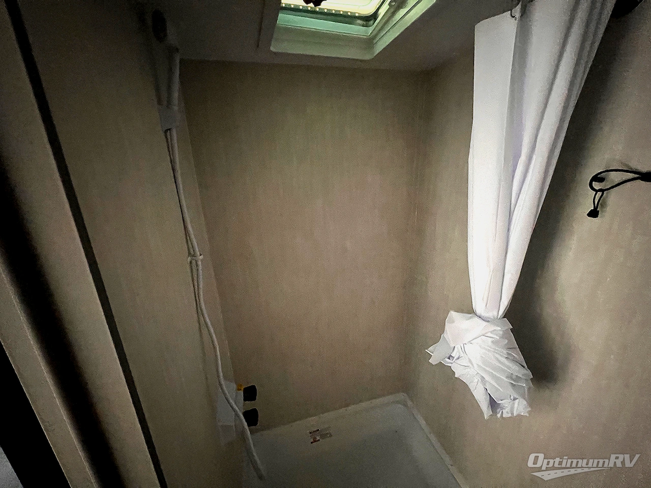 2025 Coachmen Clipper Cadet 17CFQ Photo 13