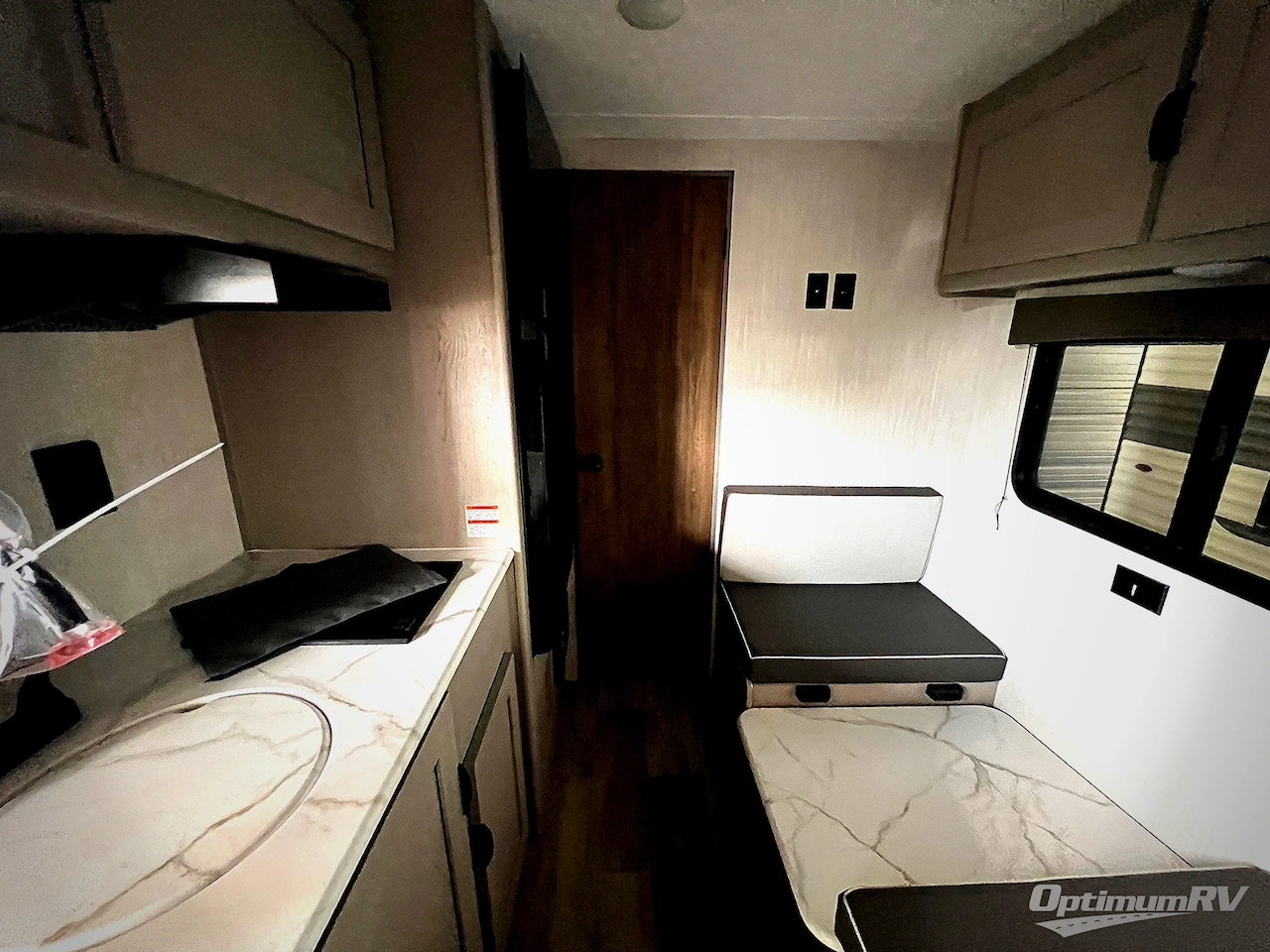 2025 Coachmen Clipper Cadet 17CFQ Photo 4