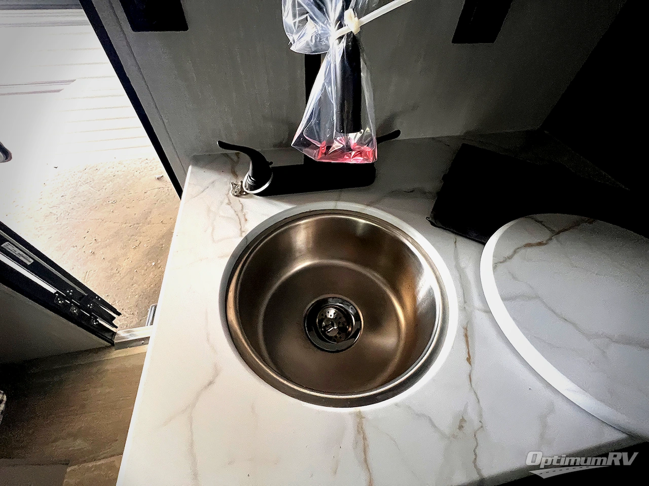 2025 Coachmen Clipper Cadet 17CFQ Photo 8