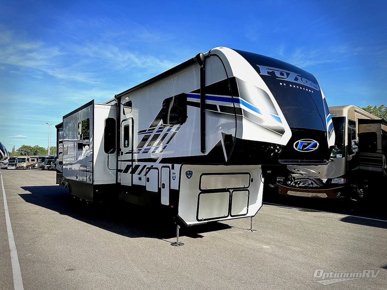 2023 Keystone Fuzion 430 Photo 1