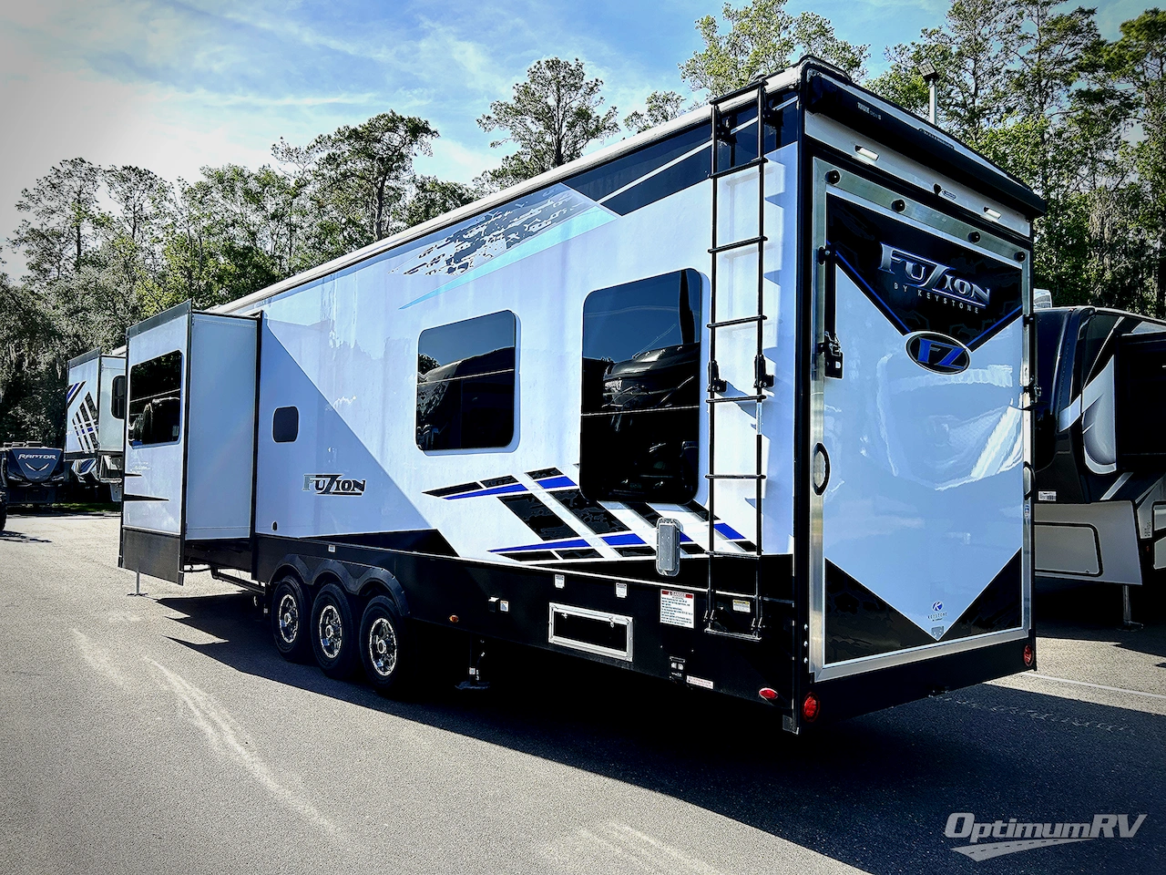 2023 Keystone Fuzion 430 Photo 3