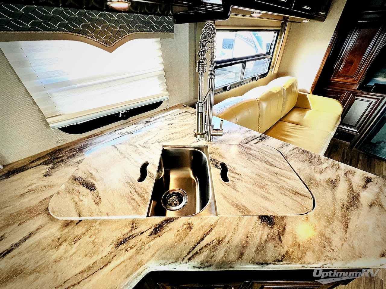 2018 Forest River Georgetown XL 377TS Photo 11