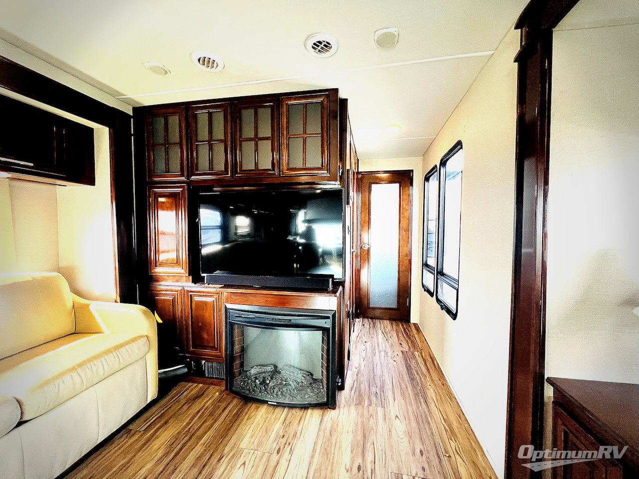 2018 Forest River Georgetown XL 377TS Photo 16