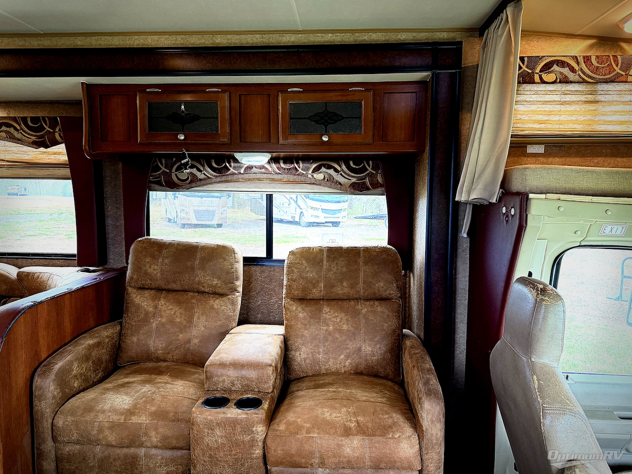 2014 Coachmen Leprechaun 319DS Ford 450 Photo 4