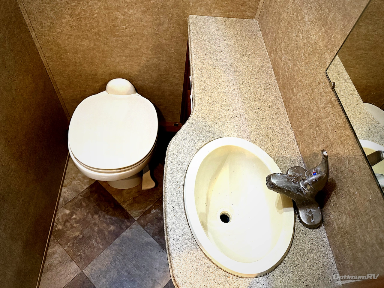 2014 Coachmen Leprechaun 319DS Ford 450 Photo 11