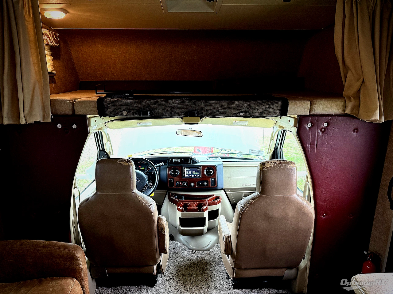 2014 Coachmen Leprechaun 319DS Ford 450 Photo 16