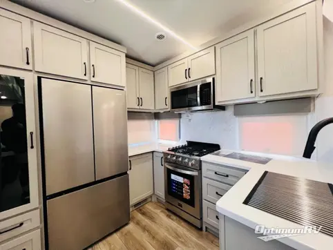 2025 Palomino Columbus 384RKH RV Photo 2