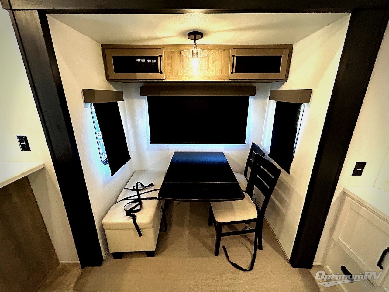 2025 Palomino Puma Destination 403LFT Photo 10