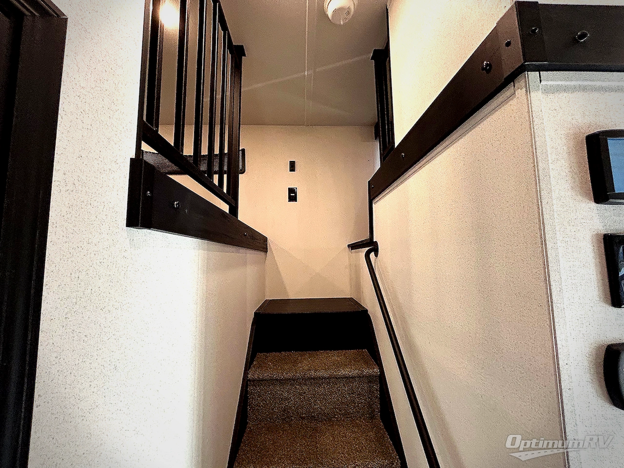 2025 Palomino Puma Destination 403LFT Photo 18