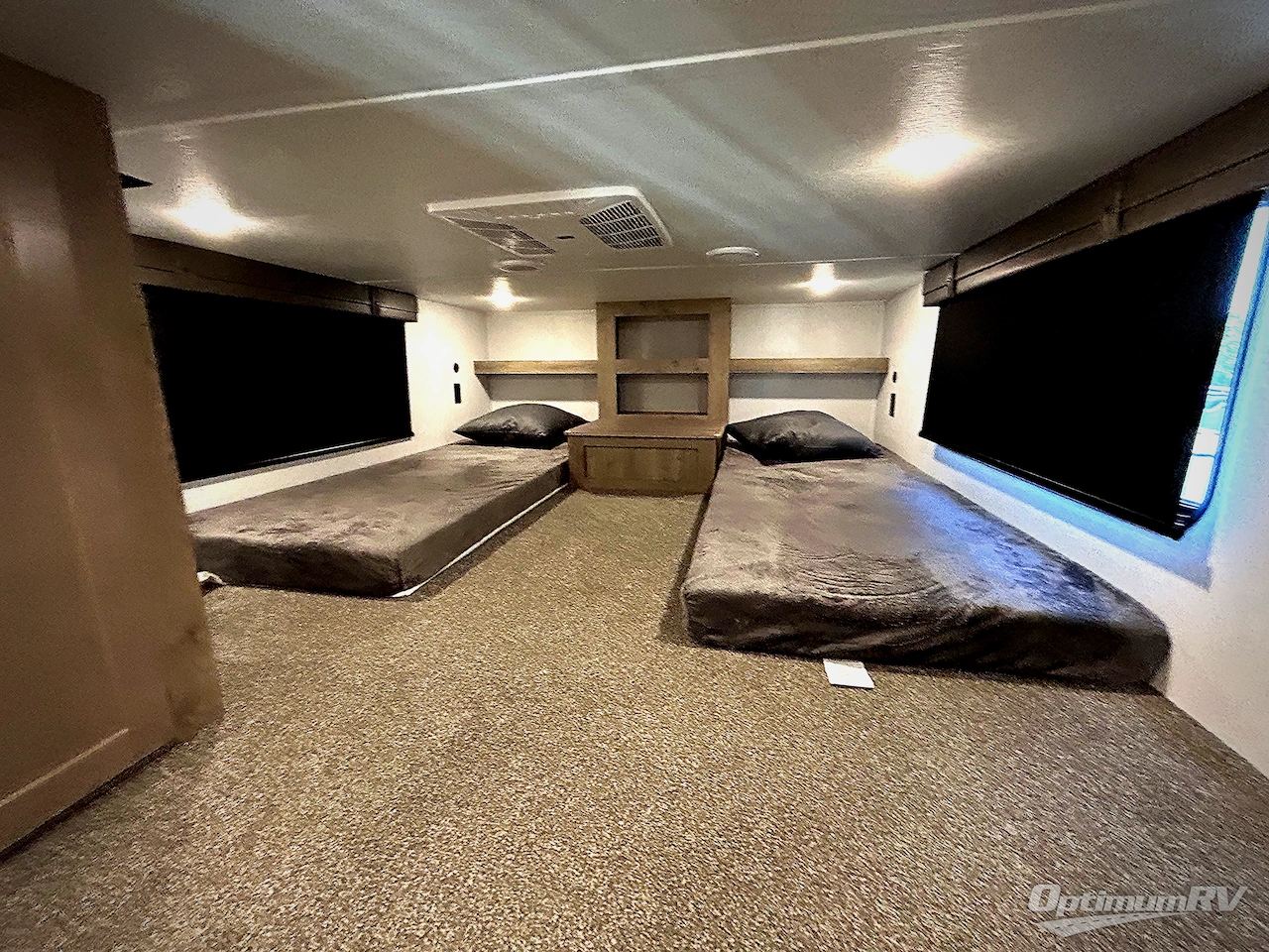 2025 Palomino Puma Destination 403LFT Photo 20