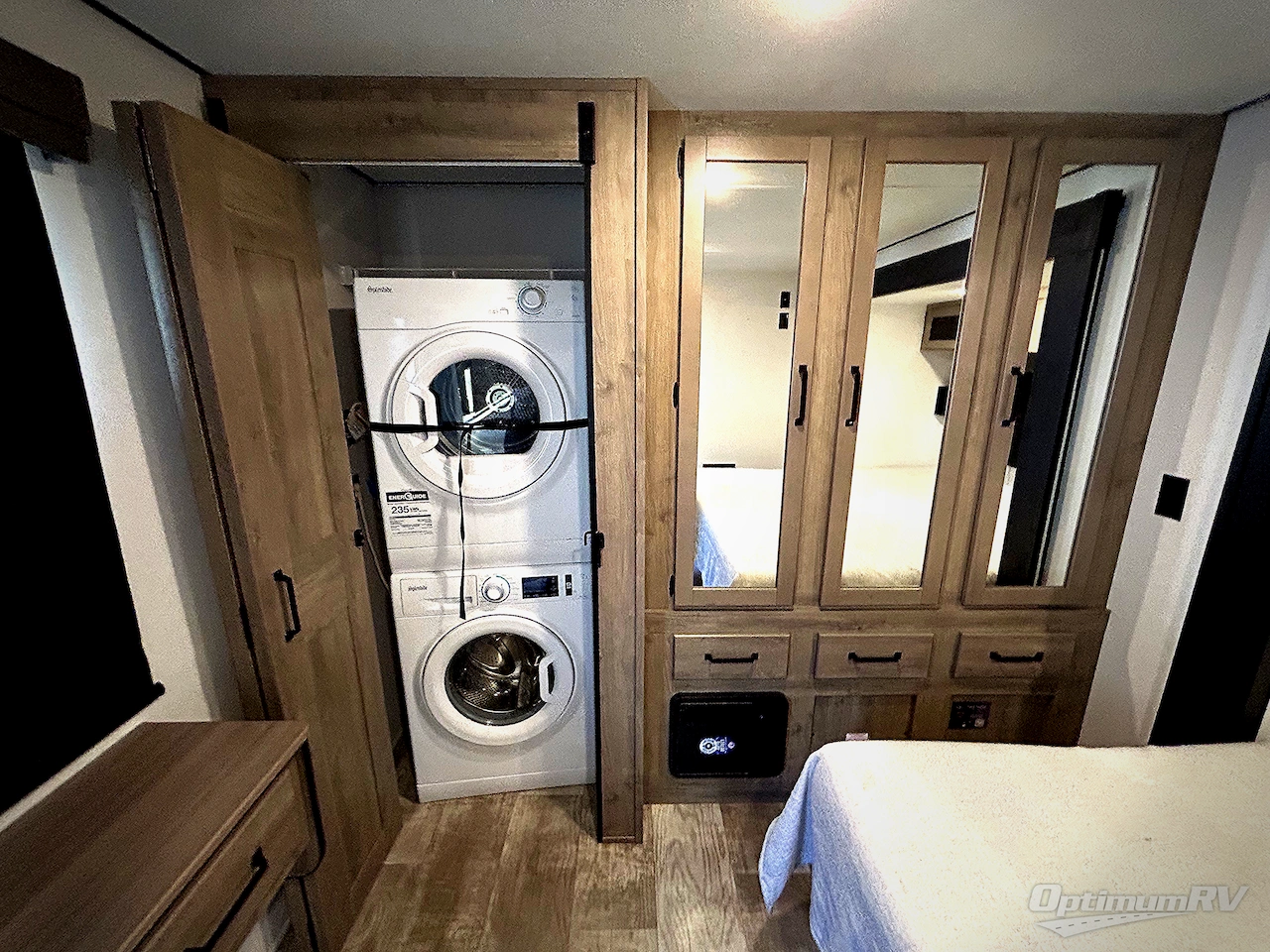 2025 Palomino Puma Destination 403LFT Photo 23