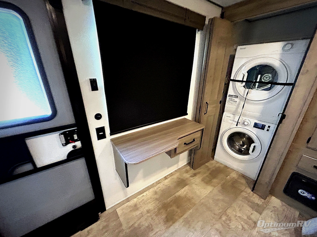 2025 Palomino Puma Destination 403LFT Photo 25