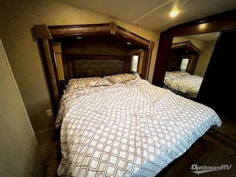2016 Forest River Cedar Creek Silverback 29RE RV Photo 4