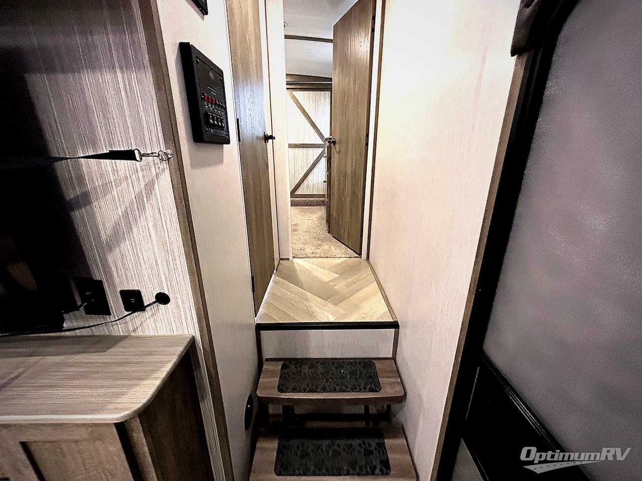 2022 Forest River Wildwood Heritage Glen 356QB Photo 7