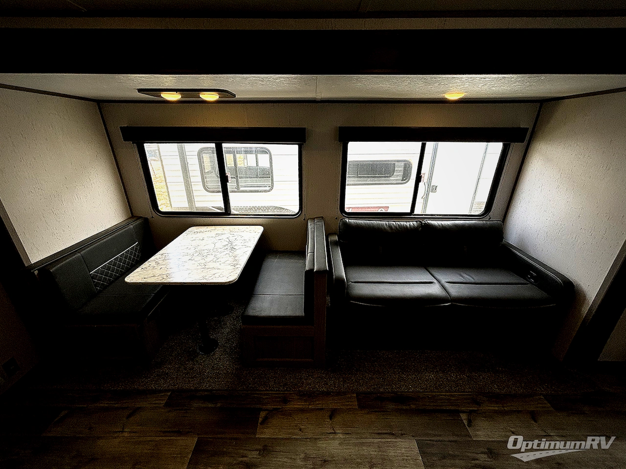 2022 Dutchmen Coleman Lantern Series 263BH Photo 6