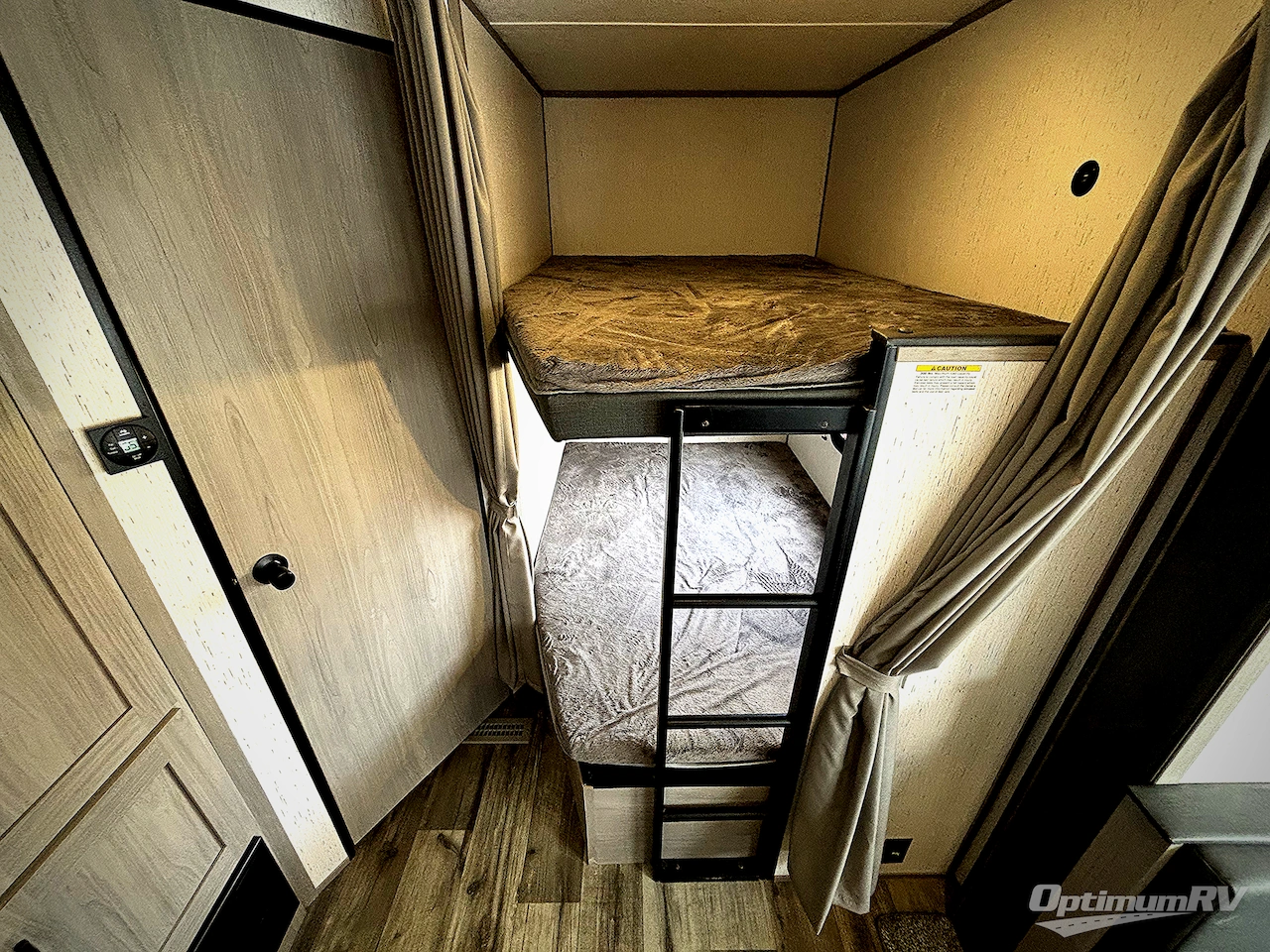 2022 Dutchmen Coleman Lantern Series 263BH Photo 10