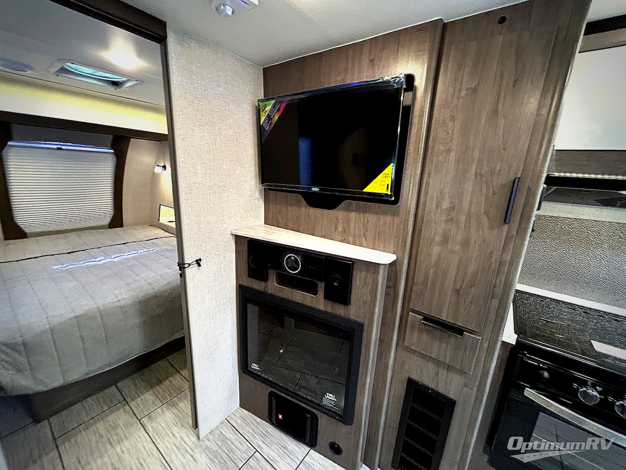 2025 Lance Lance Travel Trailers 2255 Photo 7
