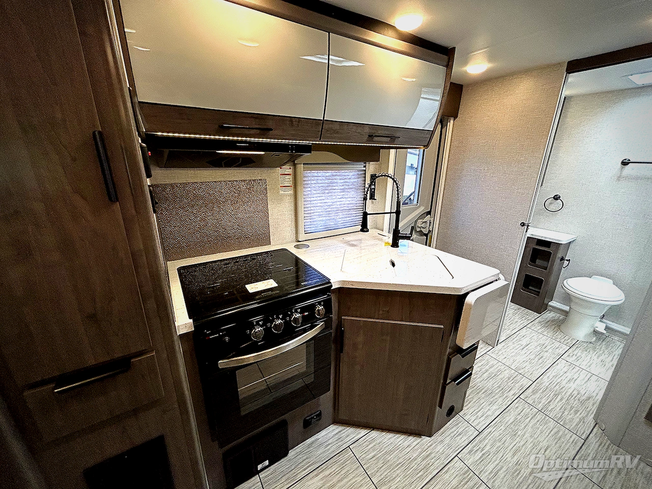 2025 Lance Lance Travel Trailers 2255 Photo 8