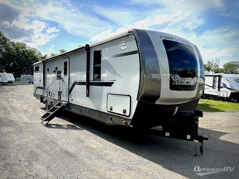 Used 2025 Forest River Wildwood Heritage Glen 314BUD Featured Photo