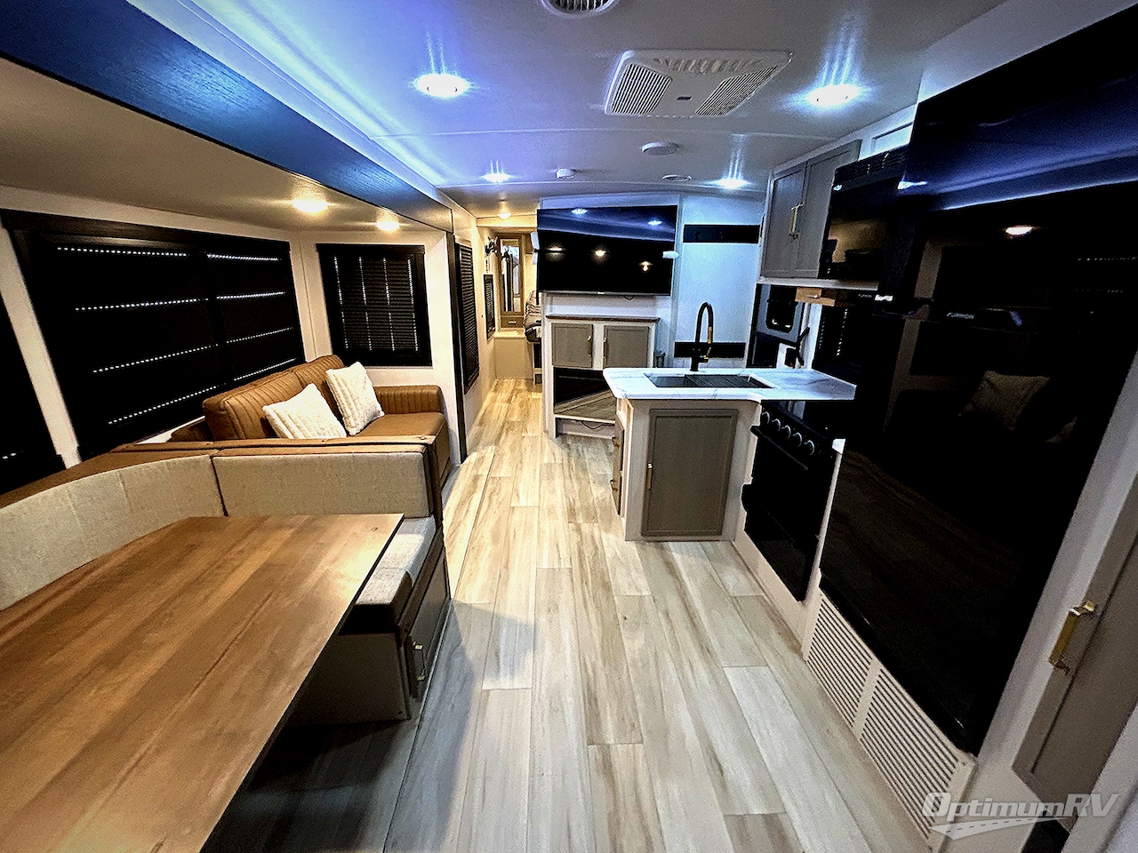 2025 Forest River Wildwood Heritage Glen 314BUD Photo 5