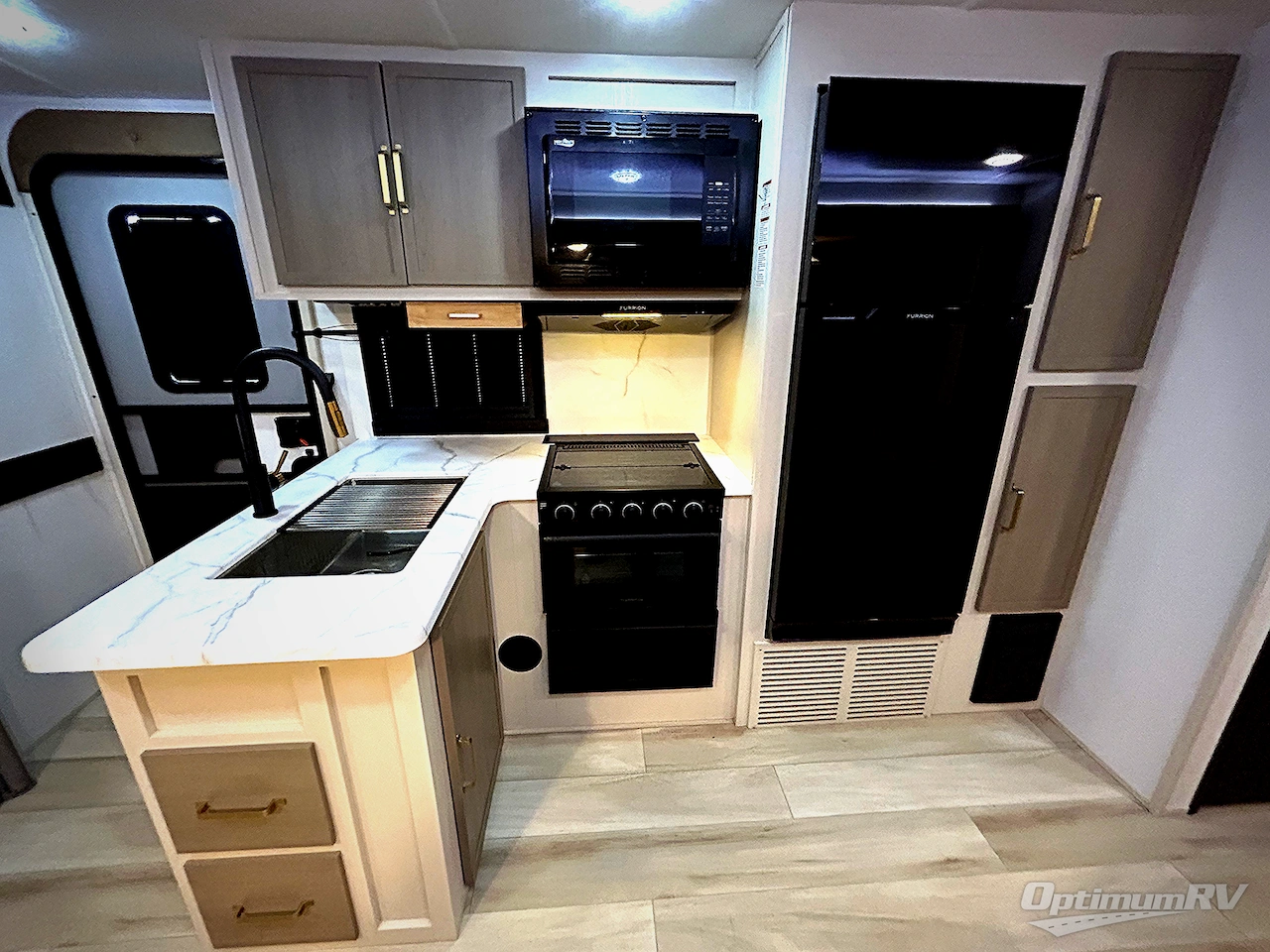 2025 Forest River Wildwood Heritage Glen 314BUD Photo 6