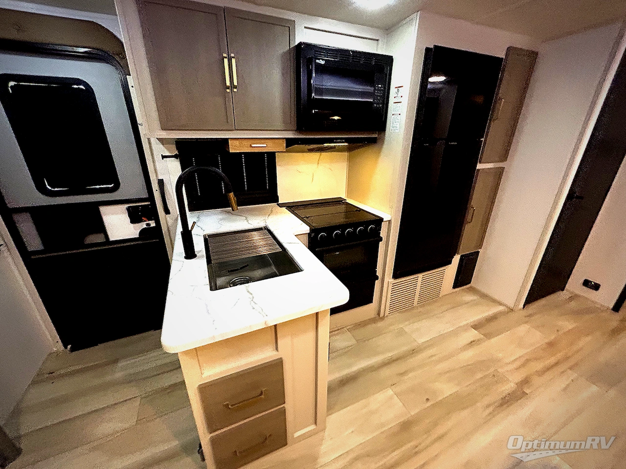 2025 Forest River Wildwood Heritage Glen 314BUD Photo 12