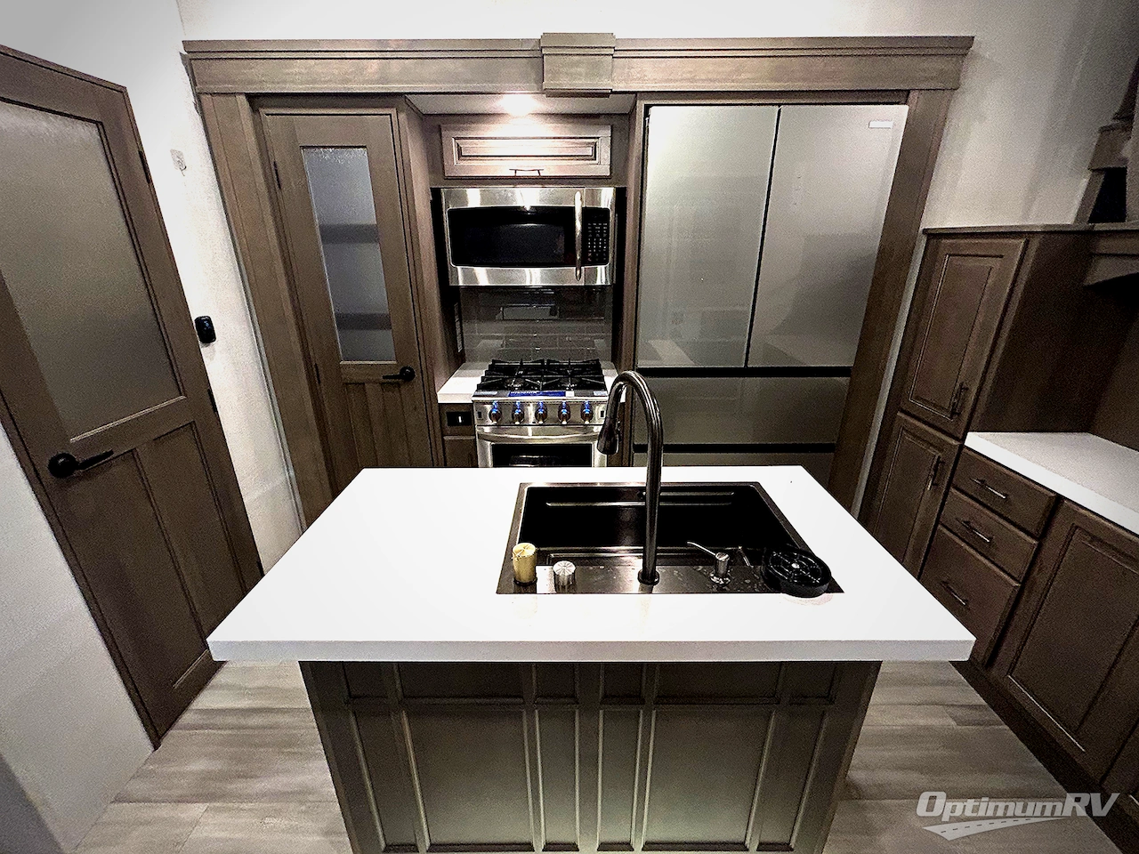 2024 Grand Design Solitude 380FL Photo 6