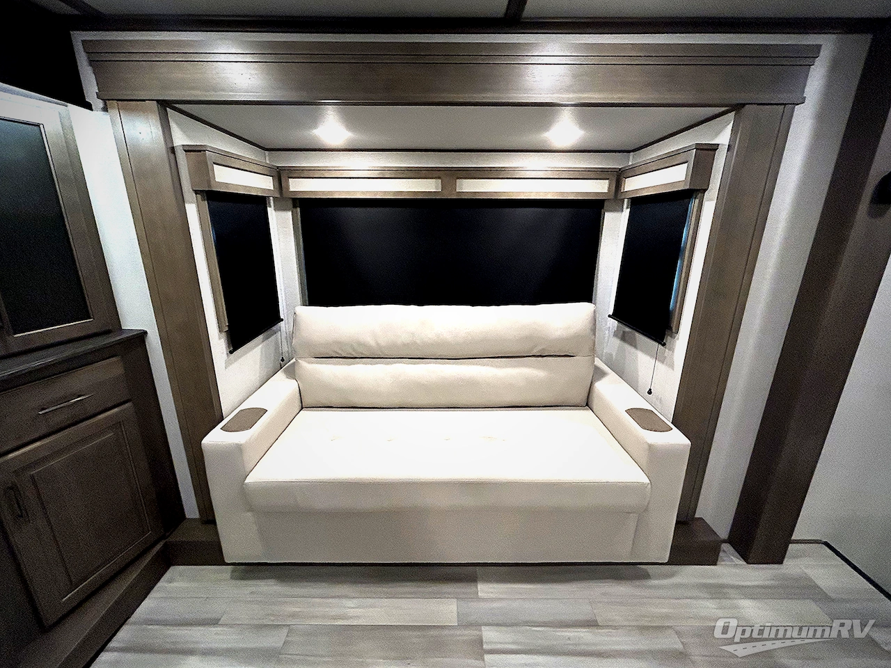 2024 Grand Design Solitude 380FL Photo 9