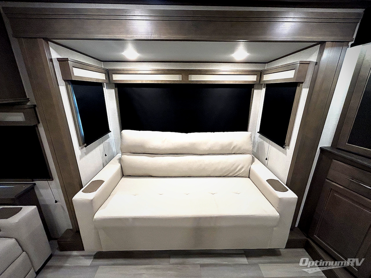 2024 Grand Design Solitude 380FL Photo 11