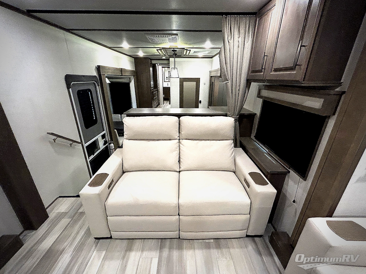 2024 Grand Design Solitude 380FL Photo 12
