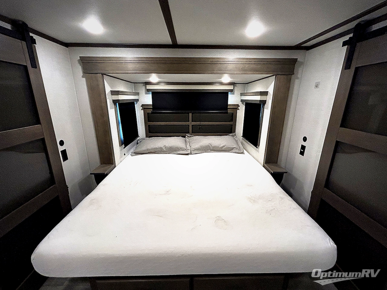 2024 Grand Design Solitude 380FL Photo 18