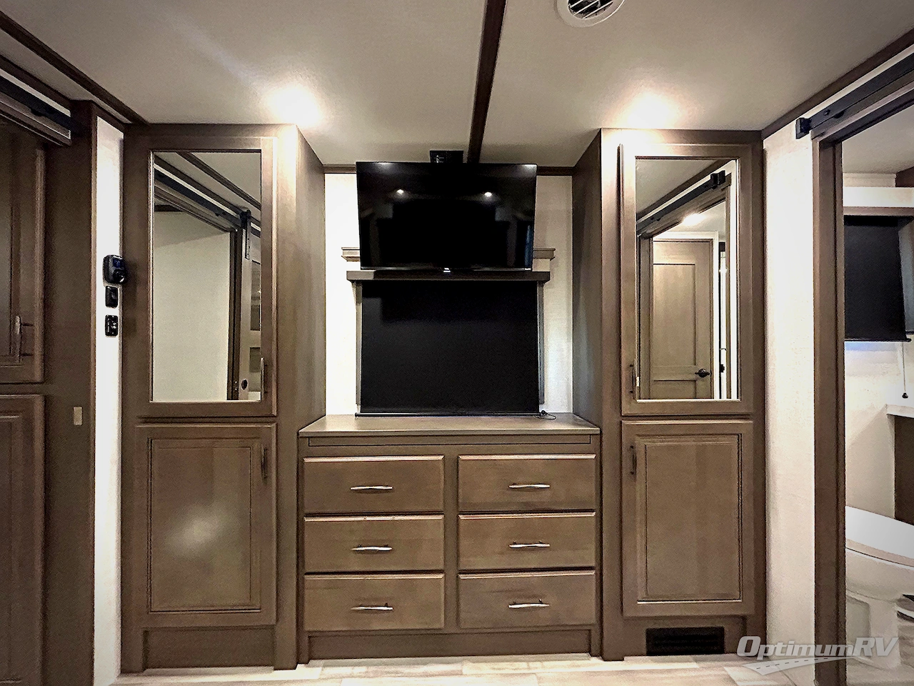 2024 Grand Design Solitude 380FL Photo 19